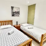 Modern Apartment Central London