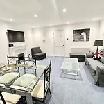 Modern Apartment Central London